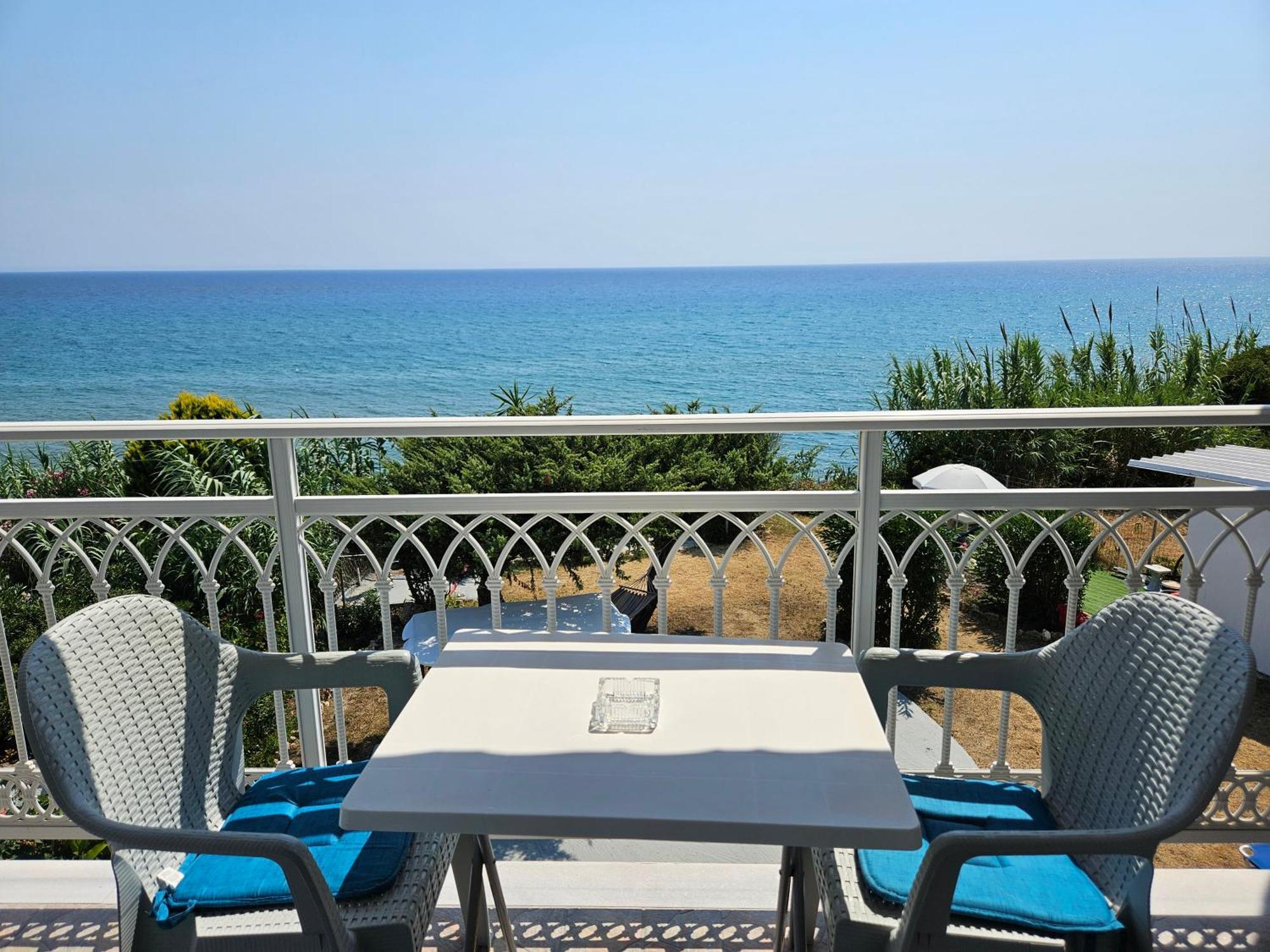 Leta Apartments Agios Georgios  Ngoại thất bức ảnh