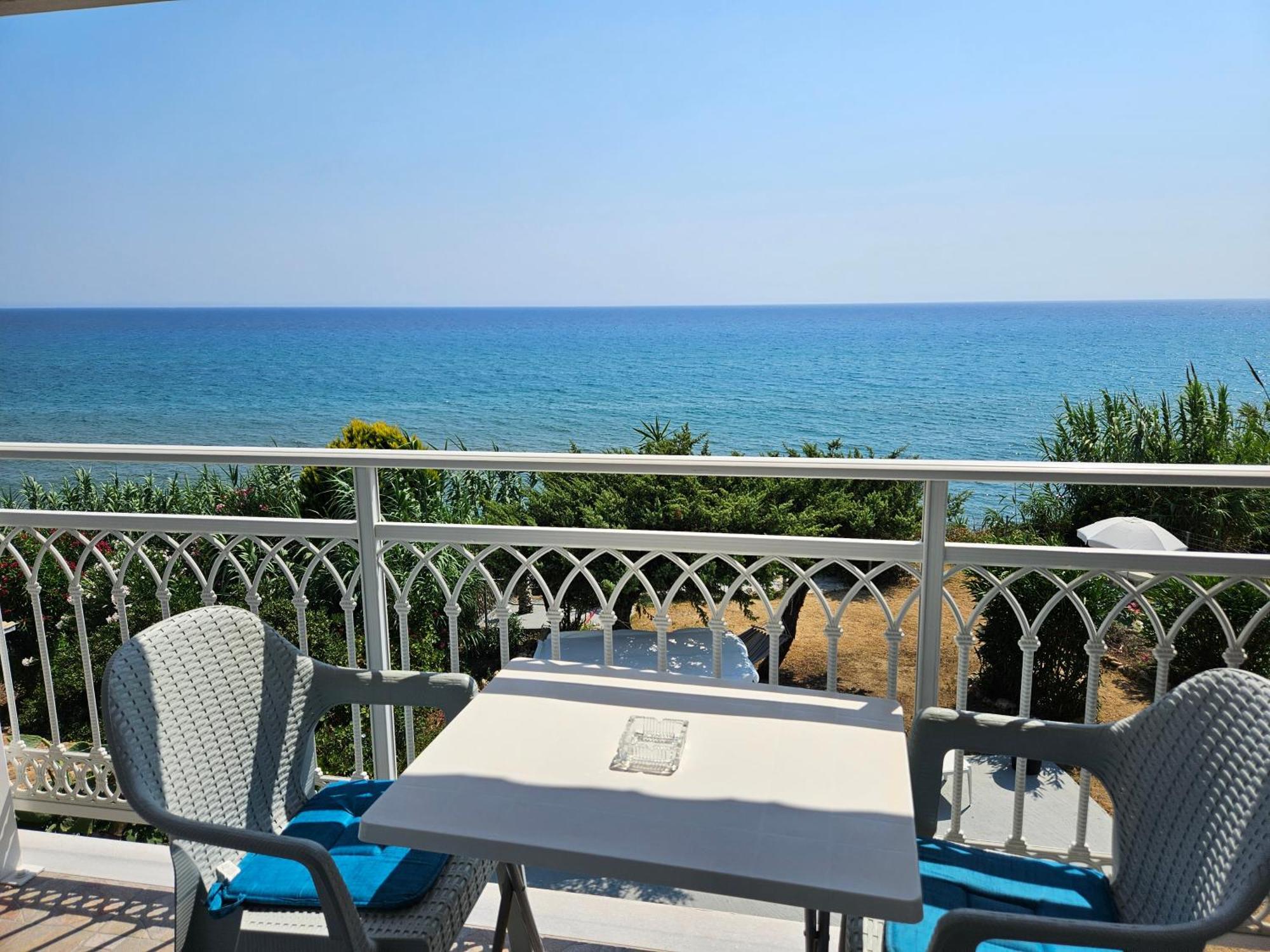 Leta Apartments Agios Georgios  Ngoại thất bức ảnh